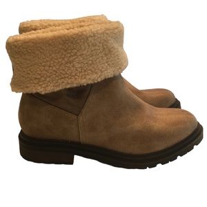 Rocket Dog Faux Leather Roll Down Women’s Boots. Size 9